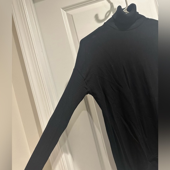 Third by Cee. Turtleneck top. Size S/M - Picture 6 of 8
